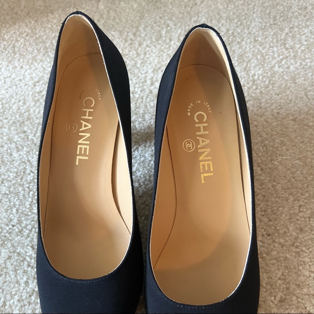 NWOT Chanel black pumps - Picture 9 of 10